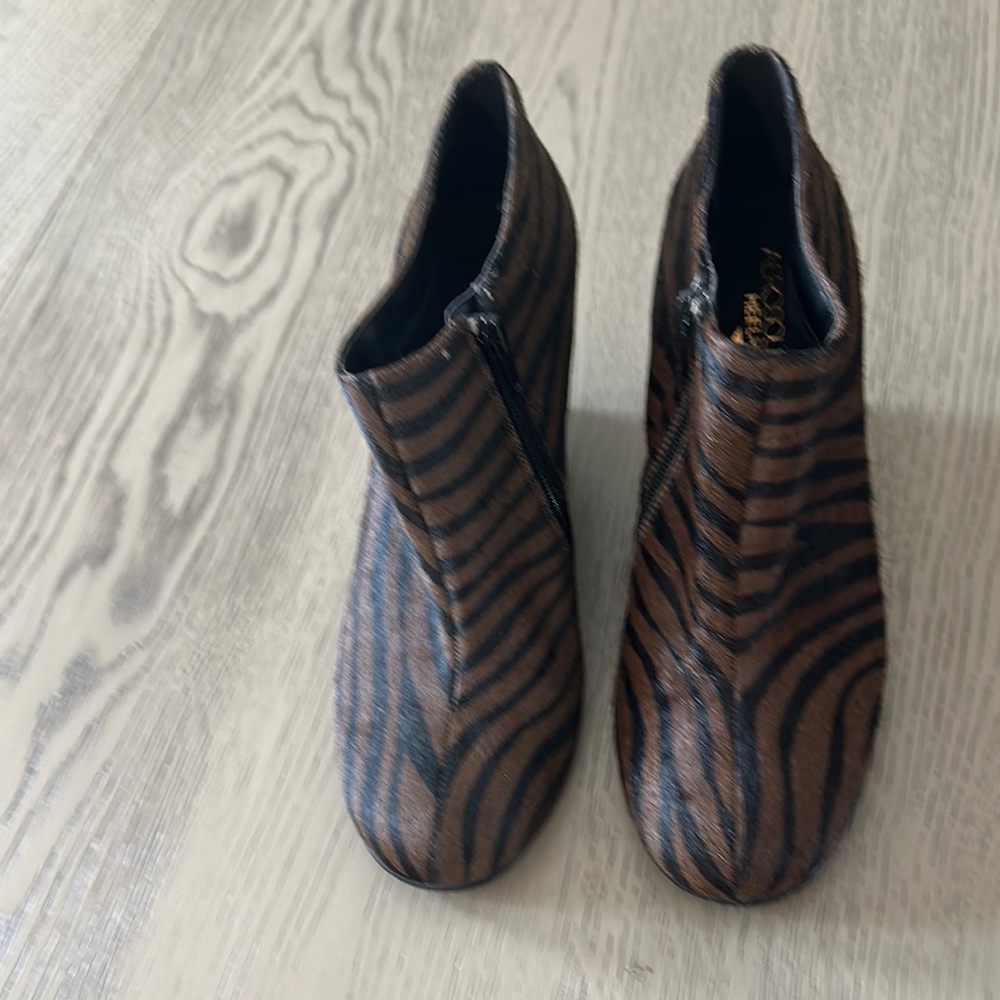 AEROSOLES Brown Zebra Pattern Ankle Boots